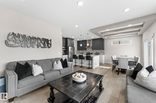 12383 176 Avenue Nw, Edmonton, AB - Indoor Photo Showing Living Room