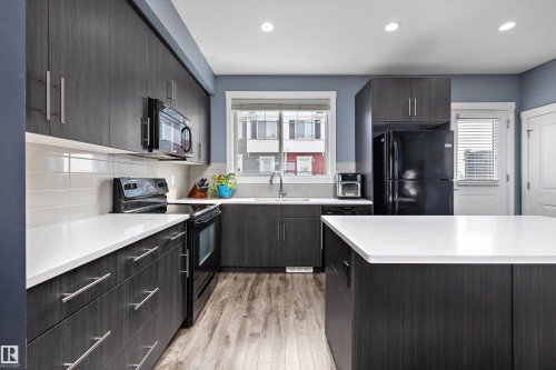 #2202 8530 94 St, Fort Saskatchewan, AB - Indoor Photo Showing Kitchen