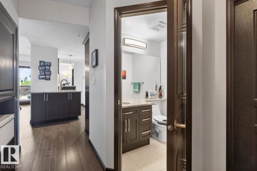 #801 9707 106 St Nw, Edmonton, AB - Indoor