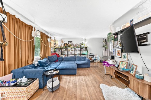 12718 126 Street Nw, Edmonton, AB - Indoor Photo Showing Living Room