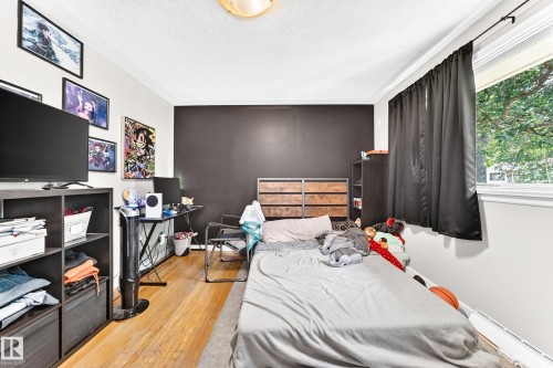 12718 126 Street Nw, Edmonton, AB - Indoor Photo Showing Bedroom