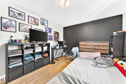 12718 126 Street Nw, Edmonton, AB - Indoor Photo Showing Bedroom