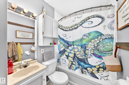 12718 126 Street Nw, Edmonton, AB - Indoor Photo Showing Bathroom