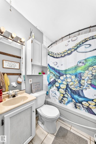 12718 126 Street Nw, Edmonton, AB - Indoor Photo Showing Bathroom