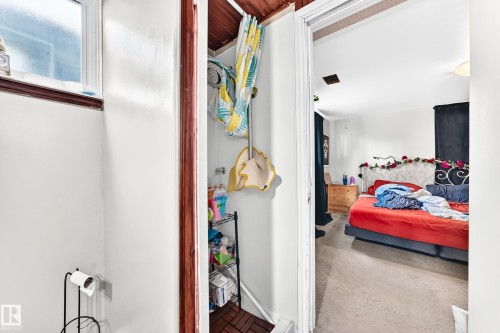 12718 126 Street Nw, Edmonton, AB - Indoor Photo Showing Bedroom