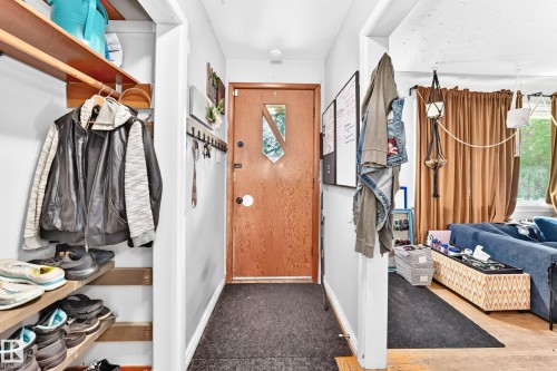 12718 126 Street Nw, Edmonton, AB - Indoor Photo Showing Other Room