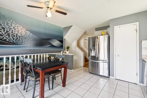 7912 154 Avenue Nw, Edmonton, AB - Indoor
