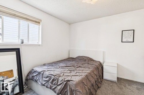 7912 154 Avenue Nw, Edmonton, AB - Indoor Photo Showing Bedroom
