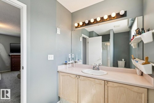 7912 154 Avenue Nw, Edmonton, AB - Indoor Photo Showing Bathroom