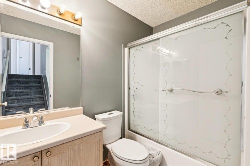7912 154 Avenue Nw, Edmonton, AB - Indoor Photo Showing Bathroom
