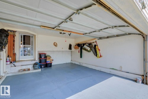 7912 154 Avenue Nw, Edmonton, AB - Indoor Photo Showing Garage