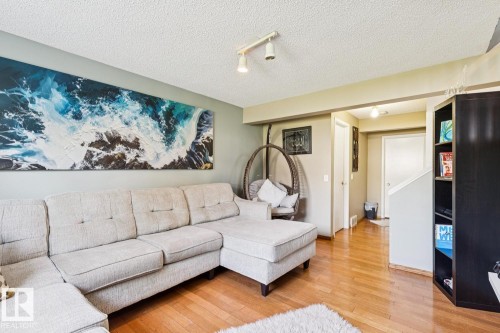 7912 154 Avenue Nw, Edmonton, AB - Indoor Photo Showing Other Room
