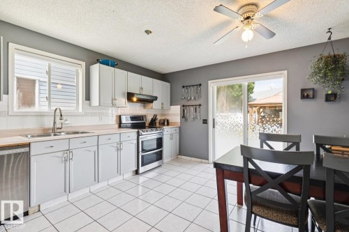 7912 154 Avenue Nw, Edmonton, AB - Indoor