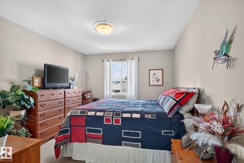226 Brookview Way, Stony Plain, AB - Indoor Photo Showing Bedroom