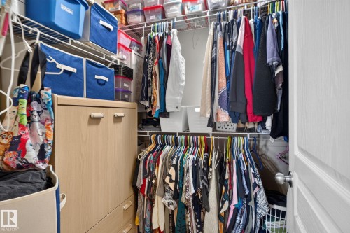 226 Brookview Way, Stony Plain, AB - Indoor With Storage