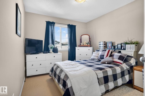226 Brookview Way, Stony Plain, AB - Indoor Photo Showing Bedroom