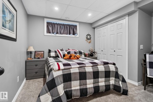 226 Brookview Way, Stony Plain, AB - Indoor Photo Showing Bedroom