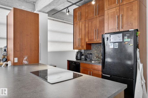 #201 10355 105 St Nw, Edmonton, AB - Indoor Photo Showing Kitchen