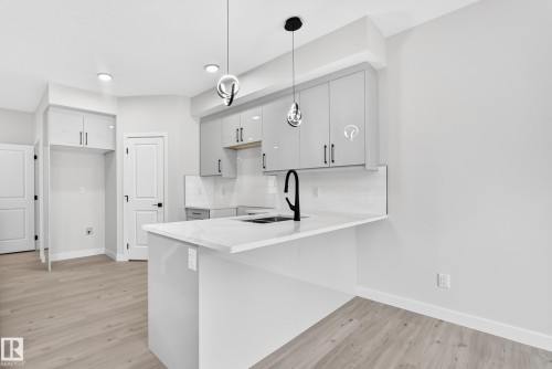 71 Patriot Way, Spruce Grove, AB - Indoor Photo Showing Kitchen With Upgraded Kitchen