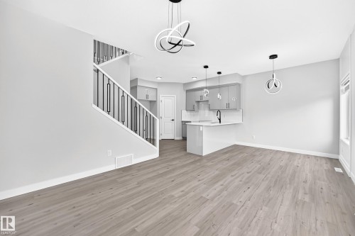 71 Patriot Way, Spruce Grove, AB - Indoor Photo Showing Kitchen