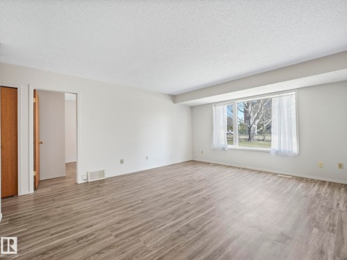 1521 62 Street Nw, Edmonton, AB - Indoor Photo Showing Other Room