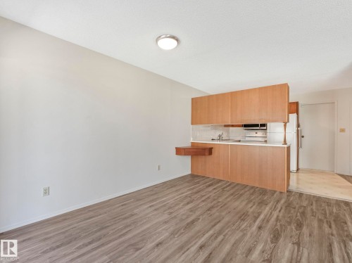 1521 62 Street Nw, Edmonton, AB - Indoor Photo Showing Kitchen