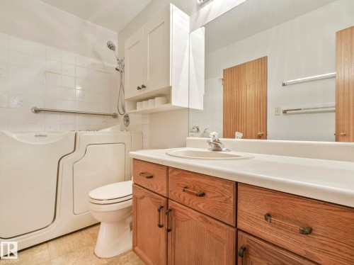 1521 62 Street Nw, Edmonton, AB - Indoor Photo Showing Bathroom