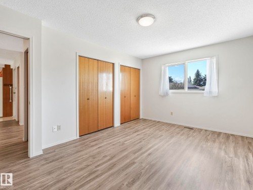 1521 62 Street Nw, Edmonton, AB - Indoor Photo Showing Other Room
