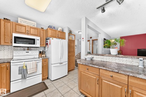 #204 4807 43A Av, Leduc, AB - Indoor Photo Showing Kitchen
