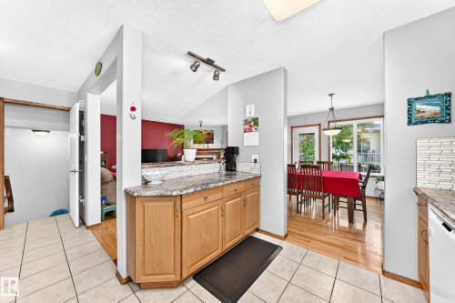 #204 4807 43A Av, Leduc, AB - Indoor Photo Showing Kitchen