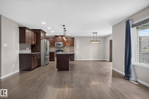 3536 Claxton Crescent Sw, Edmonton, AB - Indoor Photo Showing Kitchen