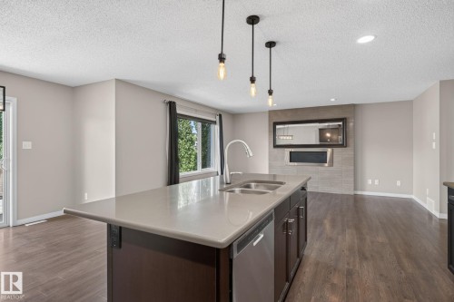 3536 Claxton Crescent Sw, Edmonton, AB - Indoor Photo Showing Kitchen With Double Sink