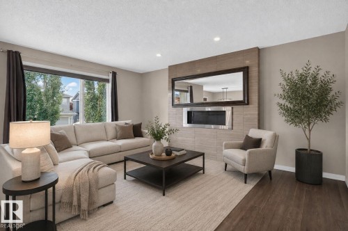 3536 Claxton Crescent Sw, Edmonton, AB - Indoor Photo Showing Living Room