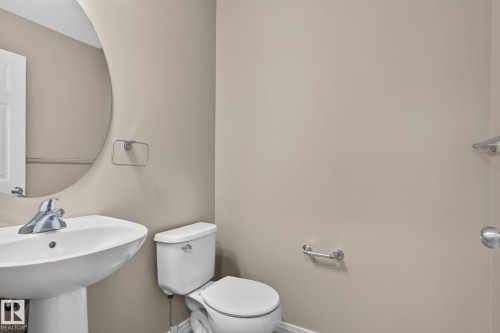3536 Claxton Crescent Sw, Edmonton, AB - Indoor Photo Showing Bathroom