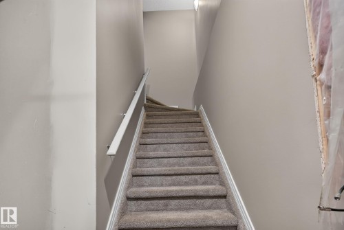 3536 Claxton Crescent Sw, Edmonton, AB - Indoor Photo Showing Other Room