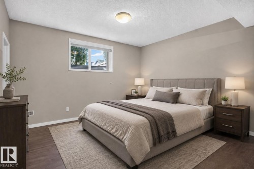 3536 Claxton Crescent Sw, Edmonton, AB - Indoor Photo Showing Bedroom