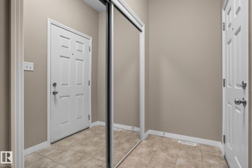 3536 Claxton Crescent Sw, Edmonton, AB - Indoor Photo Showing Other Room