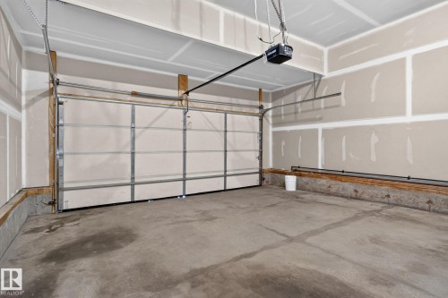 3536 Claxton Crescent Sw, Edmonton, AB - Indoor Photo Showing Garage