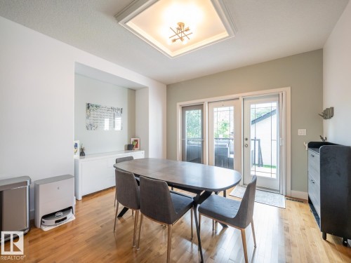 10957 75 Avenue Nw, Edmonton, AB - Indoor Photo Showing Dining Room