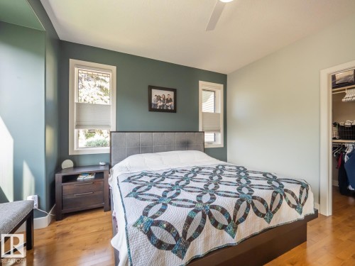 10957 75 Avenue Nw, Edmonton, AB - Indoor Photo Showing Bedroom