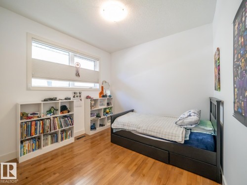 10957 75 Avenue Nw, Edmonton, AB - Indoor Photo Showing Bedroom