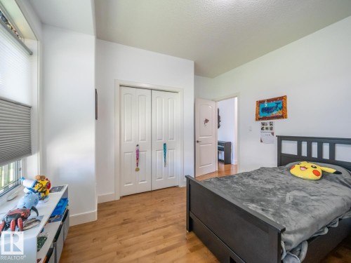 10957 75 Avenue Nw, Edmonton, AB - Indoor