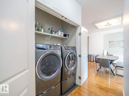 10957 75 Avenue Nw, Edmonton, AB - Indoor Photo Showing Laundry Room