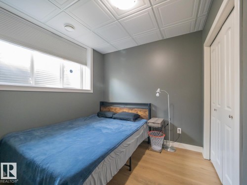 10957 75 Avenue Nw, Edmonton, AB - Indoor Photo Showing Bedroom