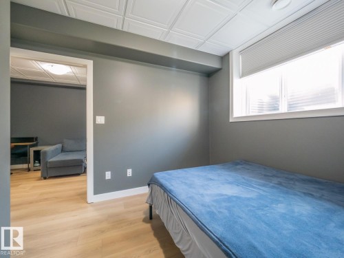 10957 75 Avenue Nw, Edmonton, AB - Indoor Photo Showing Bedroom