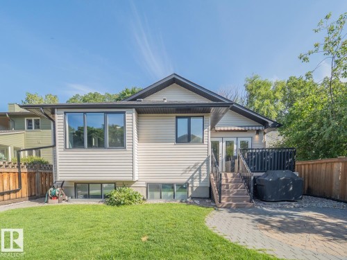10957 75 Avenue Nw, Edmonton, AB - Outdoor