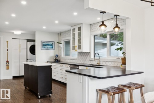 13615 Buena Vista Road Nw, Edmonton, AB - Indoor Photo Showing Kitchen With Upgraded Kitchen