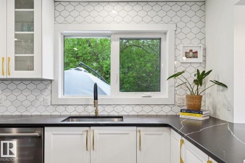 13615 Buena Vista Road Nw, Edmonton, AB - Indoor Photo Showing Kitchen