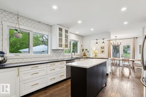 13615 Buena Vista Road Nw, Edmonton, AB - Indoor Photo Showing Kitchen With Upgraded Kitchen