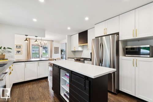 13615 Buena Vista Road Nw, Edmonton, AB - Indoor Photo Showing Kitchen With Upgraded Kitchen
